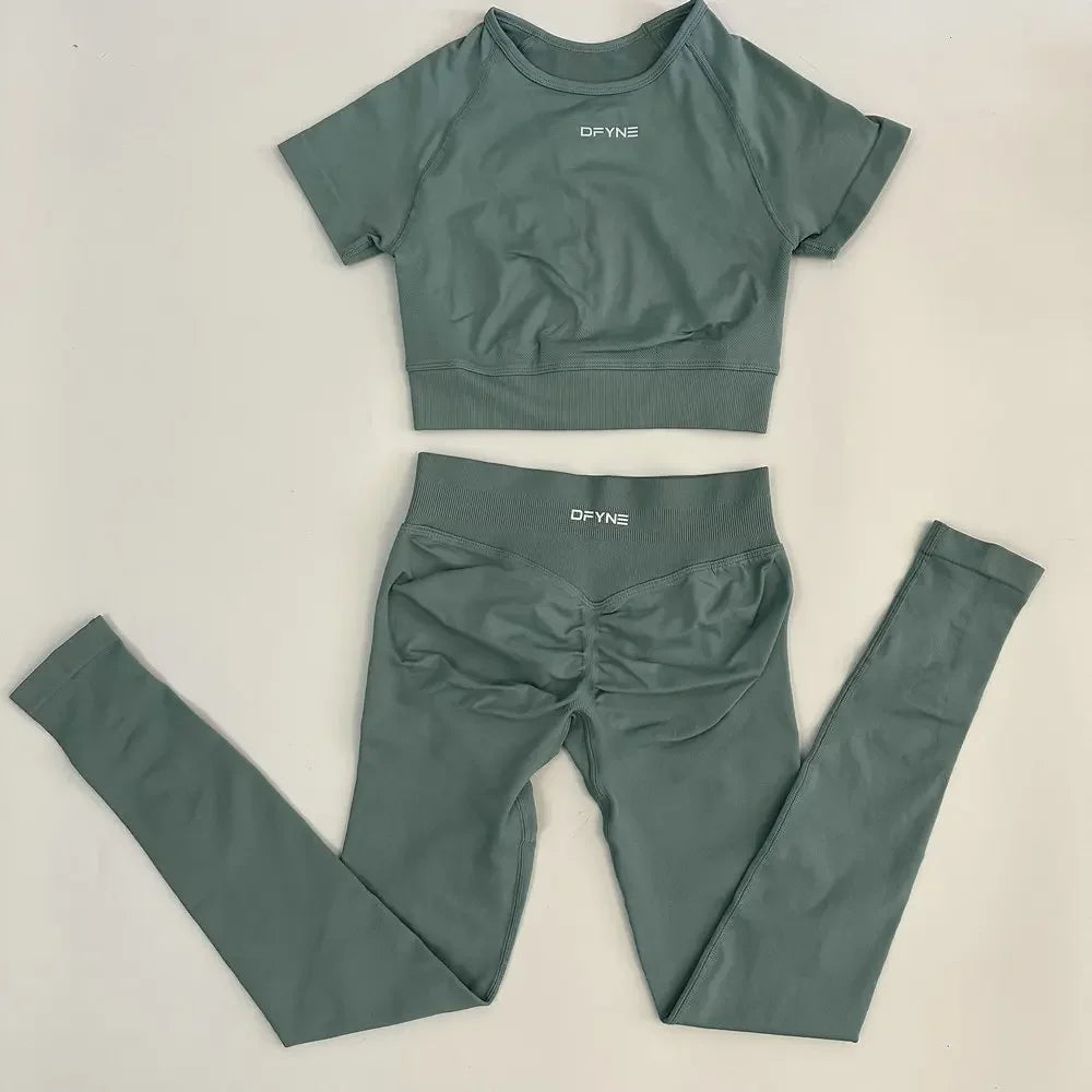 2-Piece Yoga Outfit Fitness Apparel Set for Women